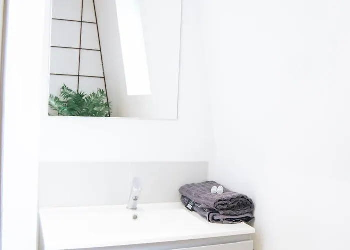 Capstay Point Ch3 - Netflix *